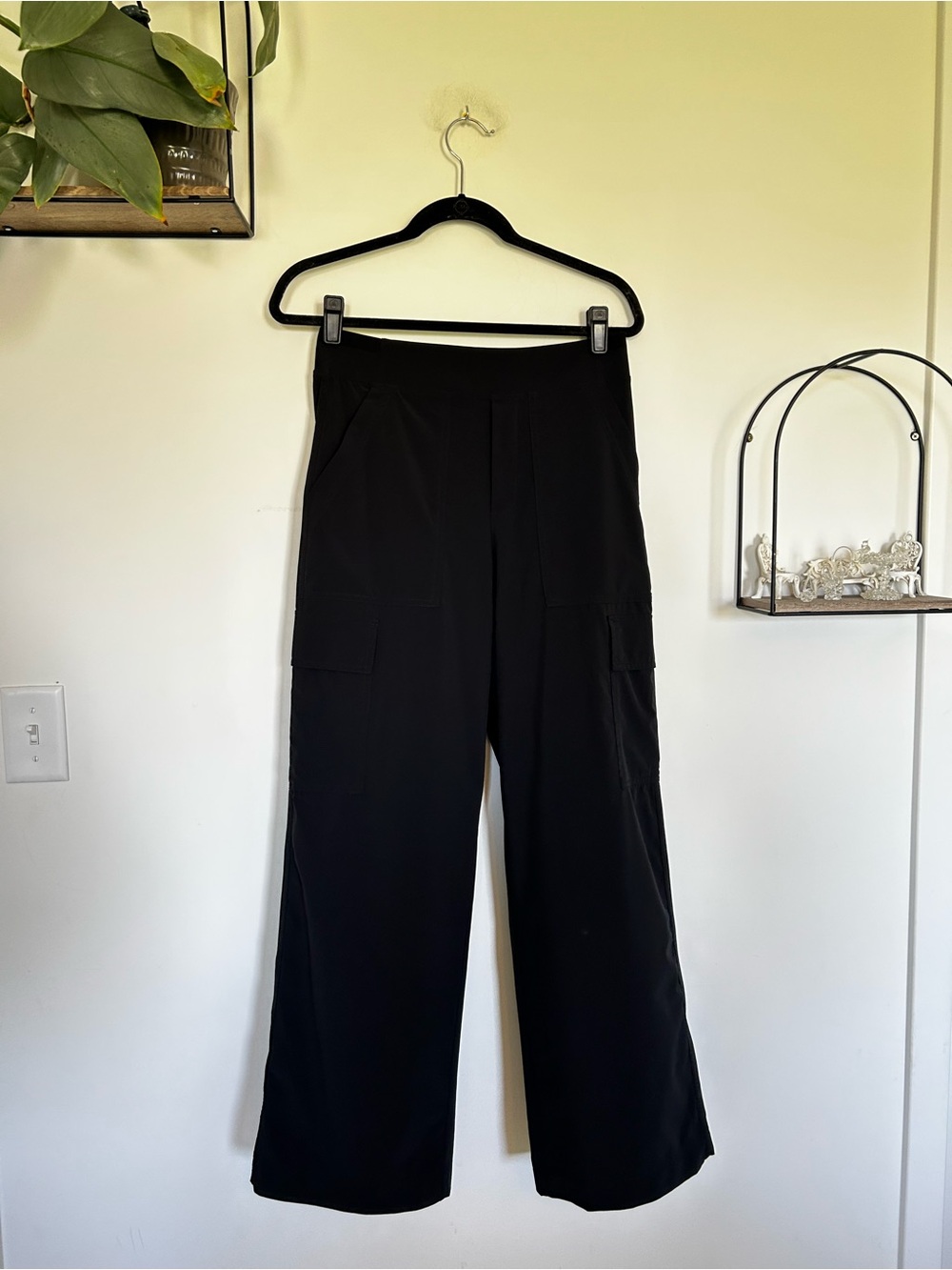 Athleta Black Brooklyn Heights High Rise Cargo Pants Size 6